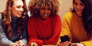 Social Media & Relationships: Building Meaningful Connections Online - Cover Image